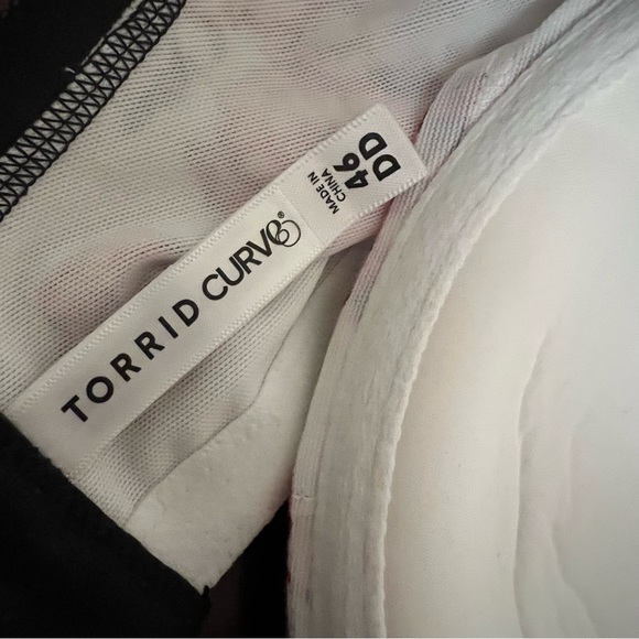 Torrid Curve Body™ white Skull red rose Floral Demi Bra white rockabilly 46DD - Picture 7 of 10